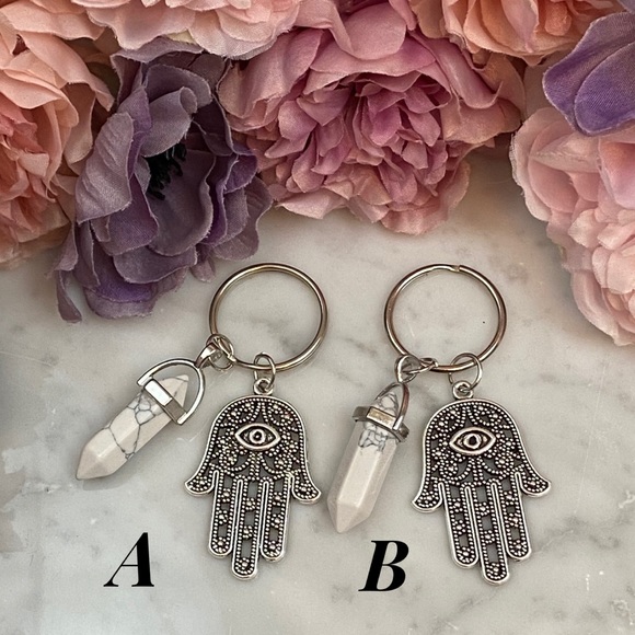 Natural Howlite Quartz Stone Hamsa Hand Keychain - Picture 8 of 12
